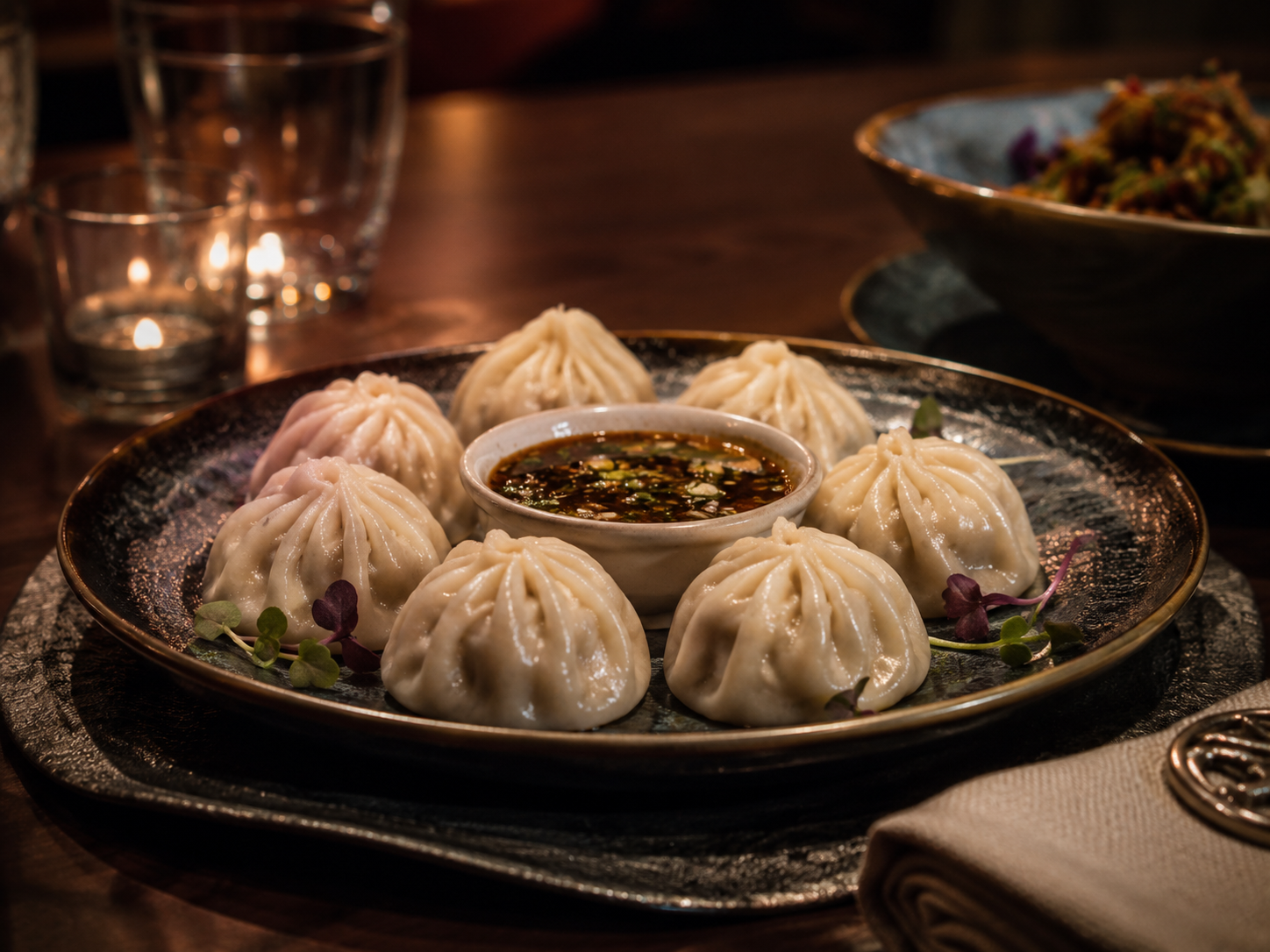 Momos tibétains avec sauce